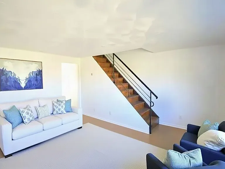 3017 Janice Ave — Photo 2