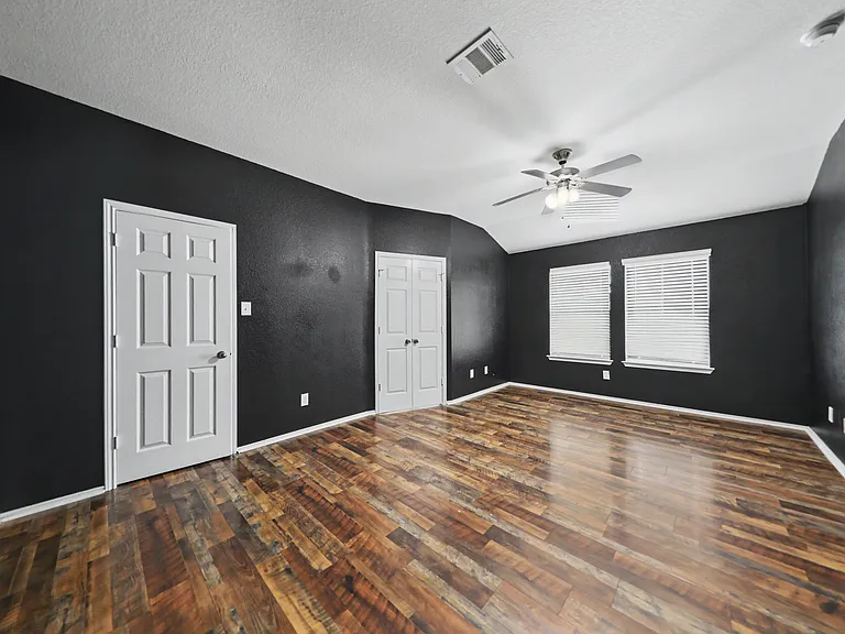 4907 Bayer Hollow Dr — Photo 13