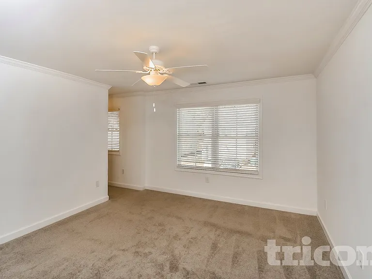 101 E Ridge Way — Photo 7