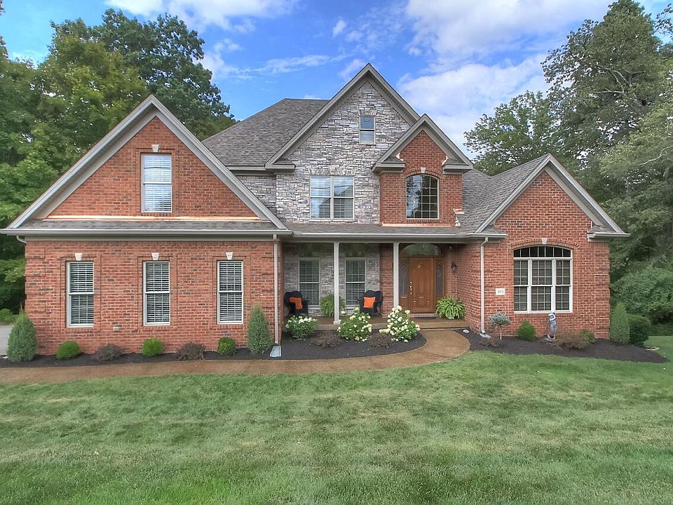 1st image of 404 Avawam Dr