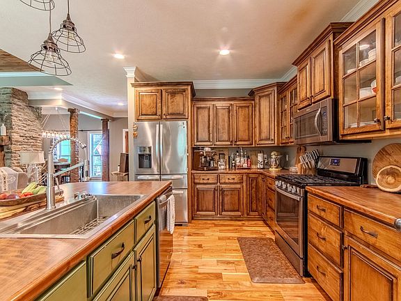 2nd image of 2134 Otis Plunk Rd