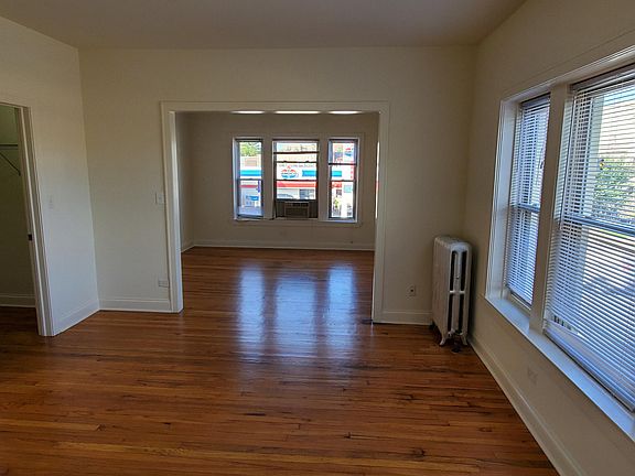2nd image of 2343 N Sacramento Ave #1N