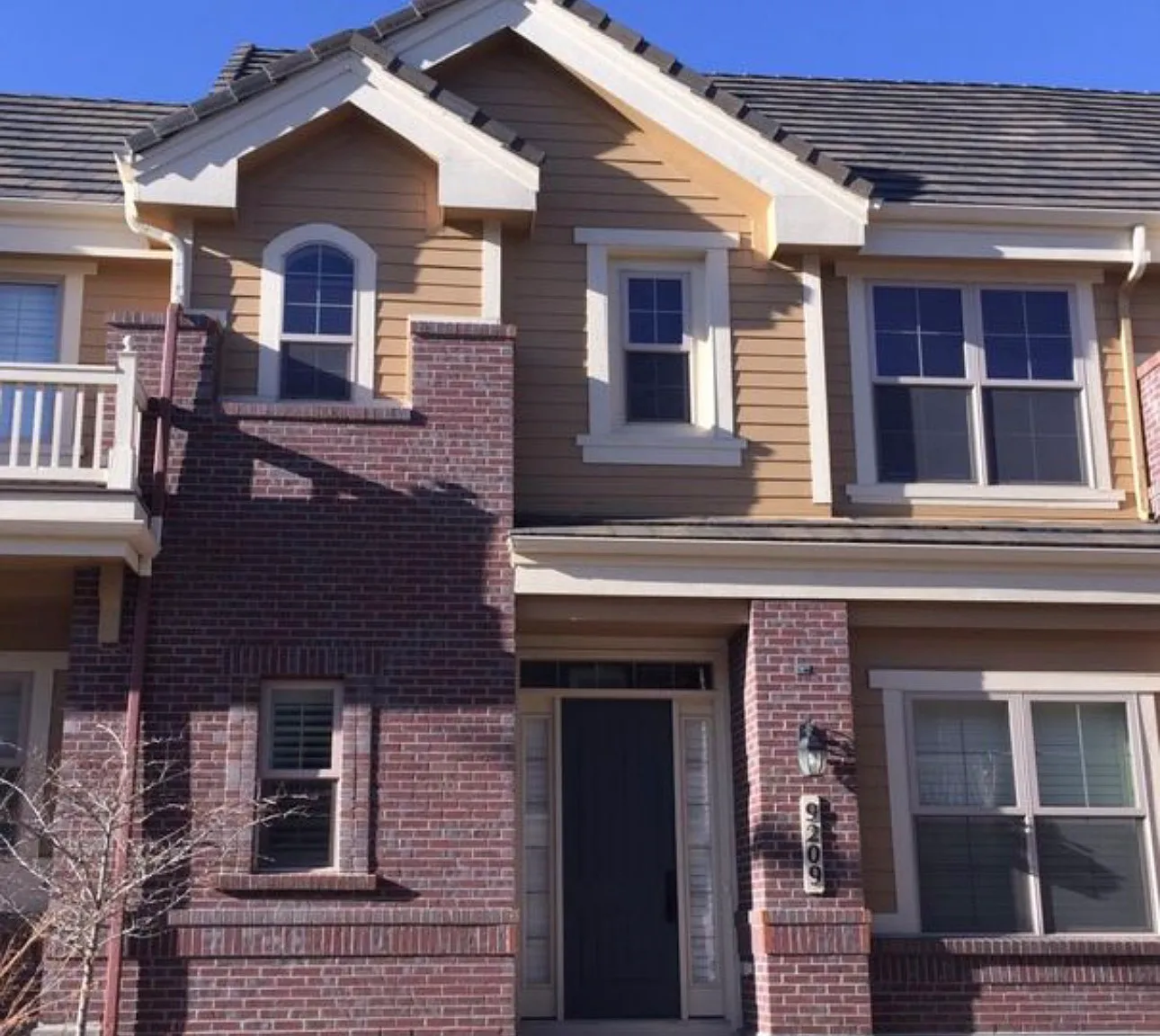 3 bed, 2.5 bath, 2292 sqft, $3,450 — Photo 1