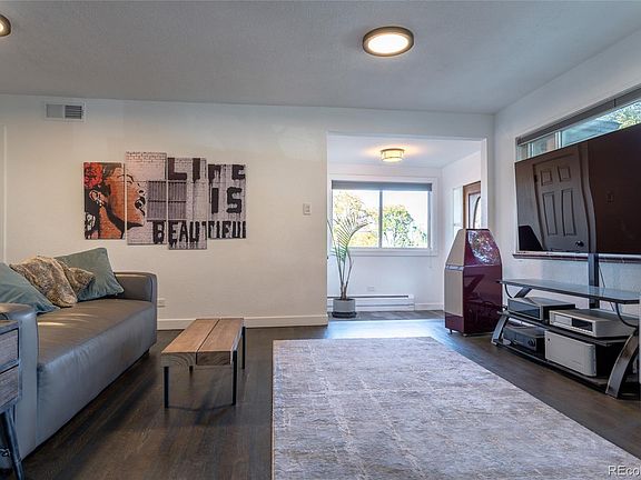 3rd image of 801 S Shoshone Street