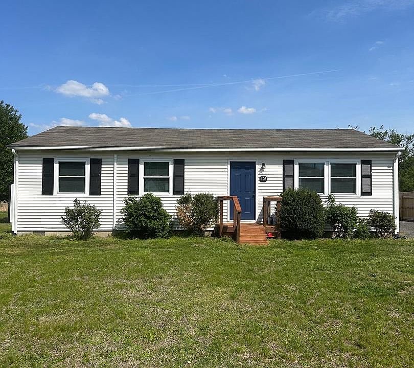 1st image of 302 Glen Oak Cir