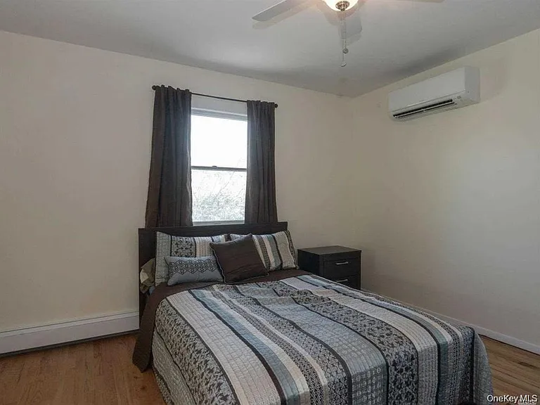 458 W Chester St #UPPER — Photo 16