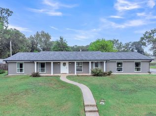 105 Tulip St, White Oak, TX 75693