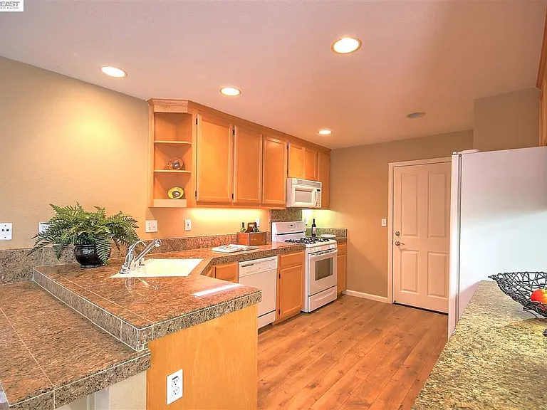 7290 Briza Loop — Photo 6