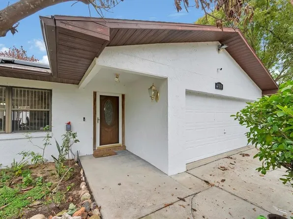 711 W Frederick Ave, Dundee, FL 33838