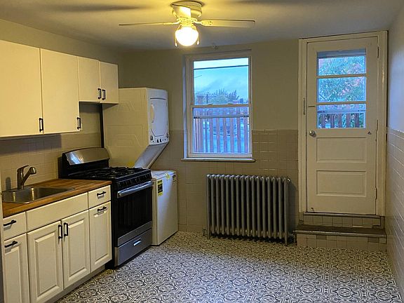 3rd image of 1505 E Passyunk Ave Floor 3