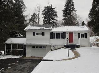 2020 Laurel Dr, Coraopolis, PA 15108