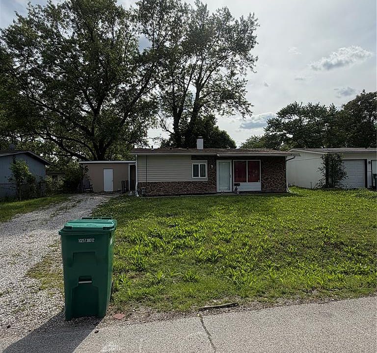 1st image of 1116 Saint Helena Dr