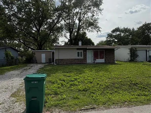 1116 Saint Helena Dr, Cahokia, IL 62206