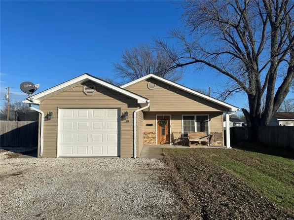 119 S 15th St, Bowling Green, MO 63334