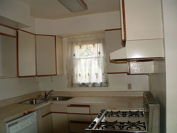 5th image of 103 Clairtonica St