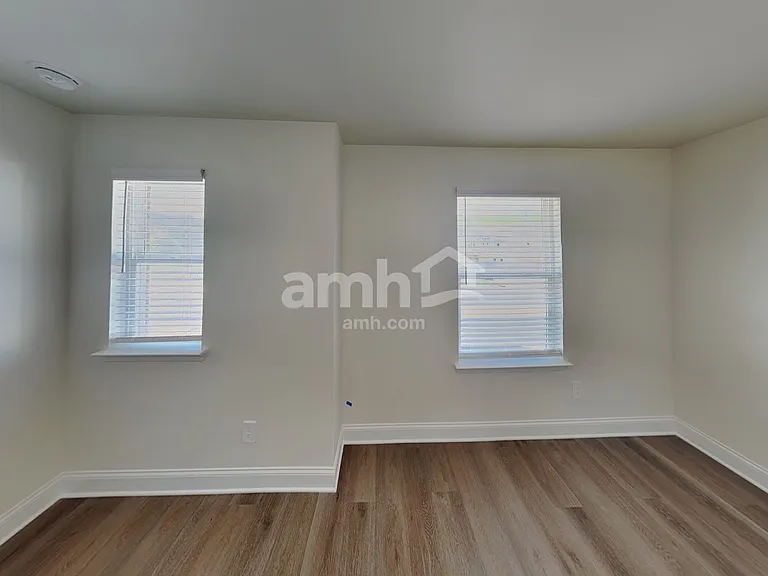 3347 Emzy Dr — Photo 10