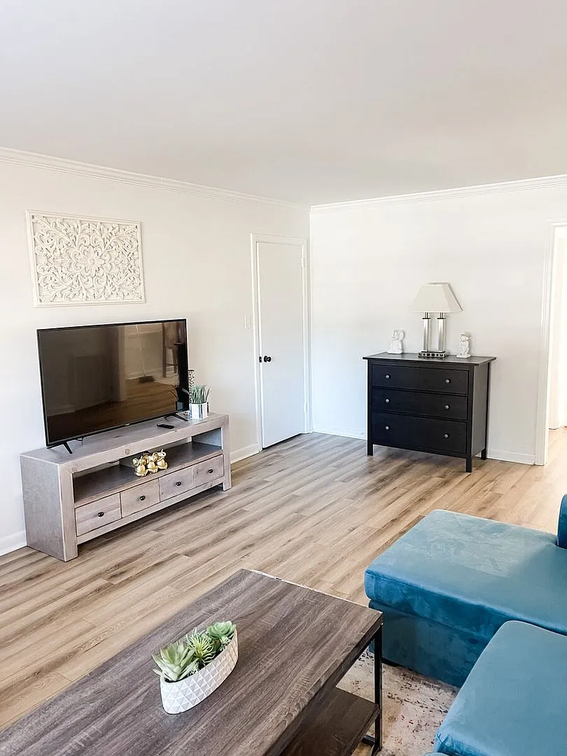 Charming Apt near Savannah's Historic District! Unit 1 — Photo 4