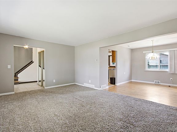 4th image of 29305 Bon Mar Dr