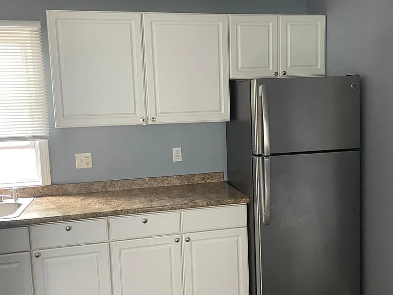 166 North St — Photo 1