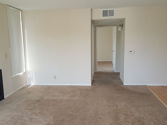 3rd image of 4202 Tujunga Ave APT 204