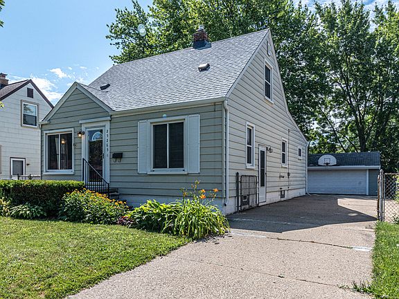 2nd image of 25265 Dartmouth St