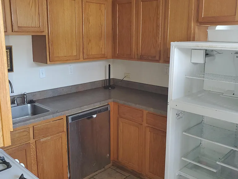 2216 Pine St — Photo 10