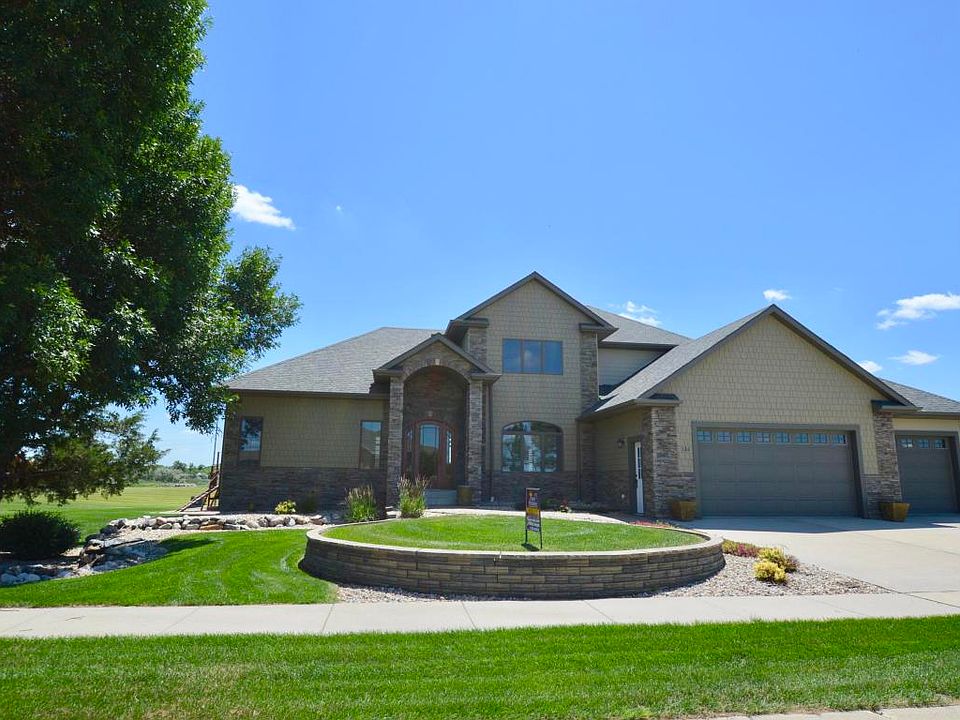 1st image of 126 E Palmer Cir