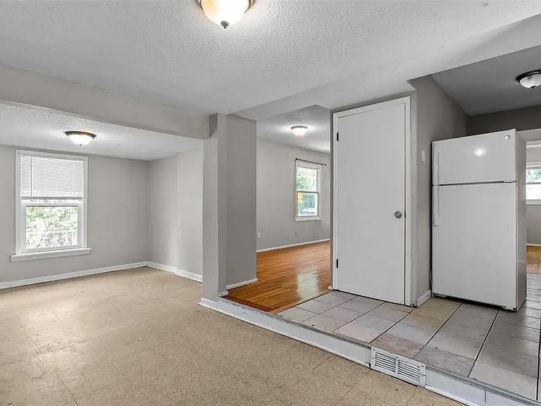 301 Estridge Rd — Photo 9