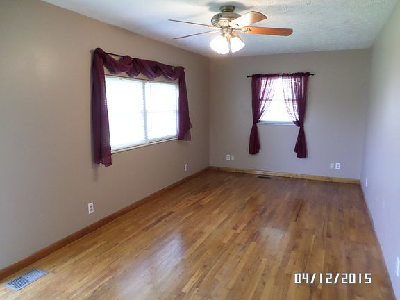 5th image of 7109 Charlotte Dr
