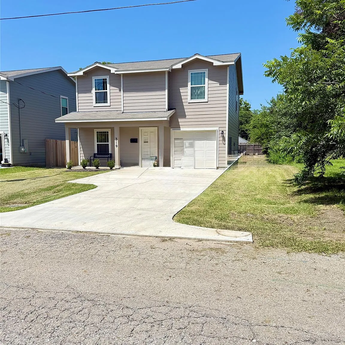 4 bed, 2.5 bath, $1,750 — Photo 3