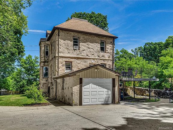 2nd image of 479 Woodside Ave
