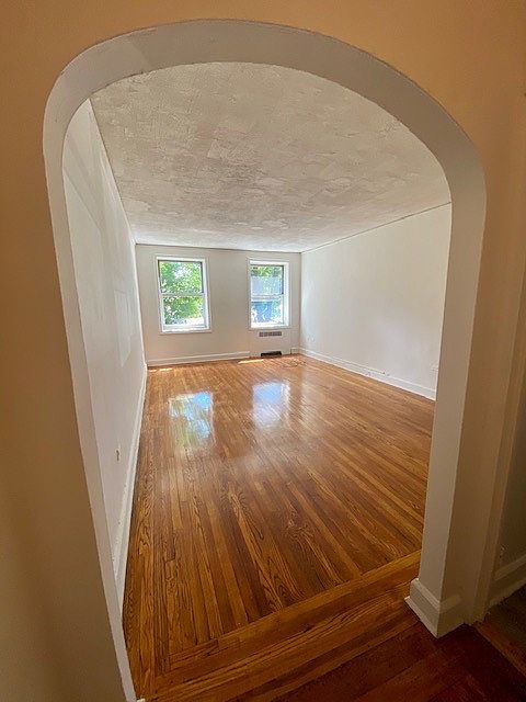 1st image of 1 Larchmont Ave #815A