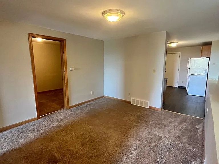 217 E 7th St #1 — Photo 2