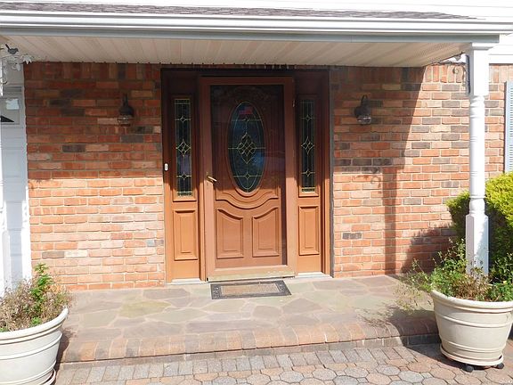 3rd image of 45 Roy Dr