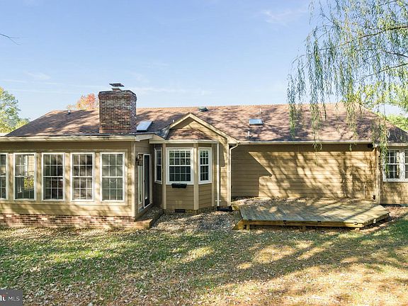 3rd image of 13 Trotter Cir