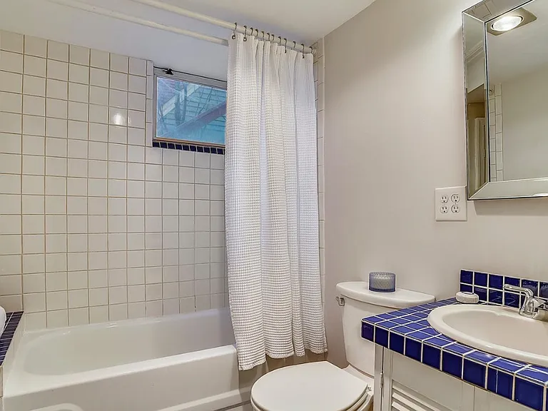 28 W Caton Ave — Photo 10