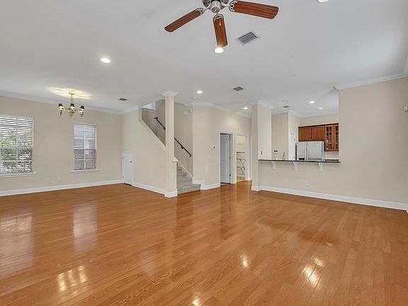 5th image of 741 S Mills Ave Unit 1