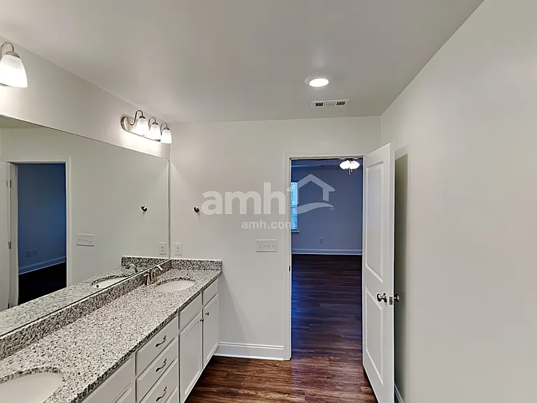 1357 Lomond Dr — Photo 12