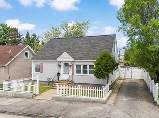 552 Dix St, Manchester, NH 03103