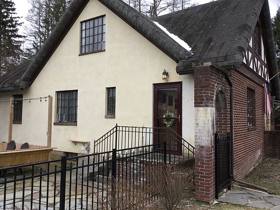 5th image of 120 Richardson Ave