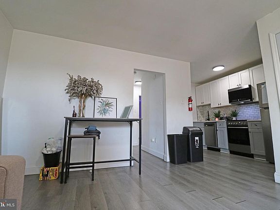 5th image of 104 Oak Ave