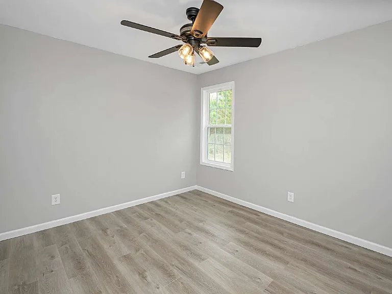 85 Smith Glen Dr — Photo 5