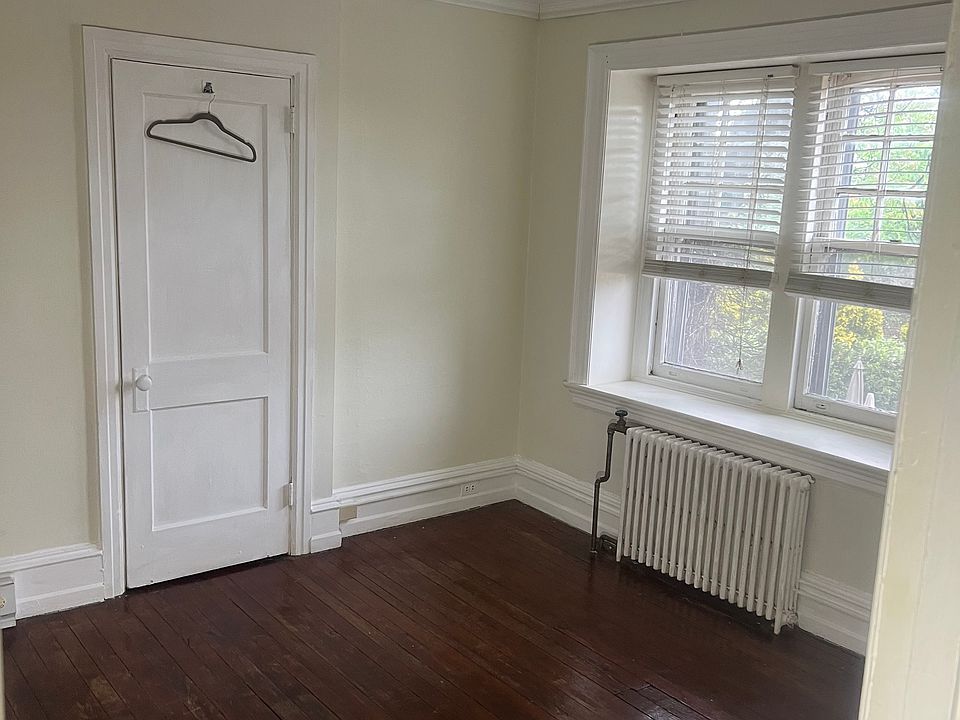 1st image of 229 W Harvey St #3