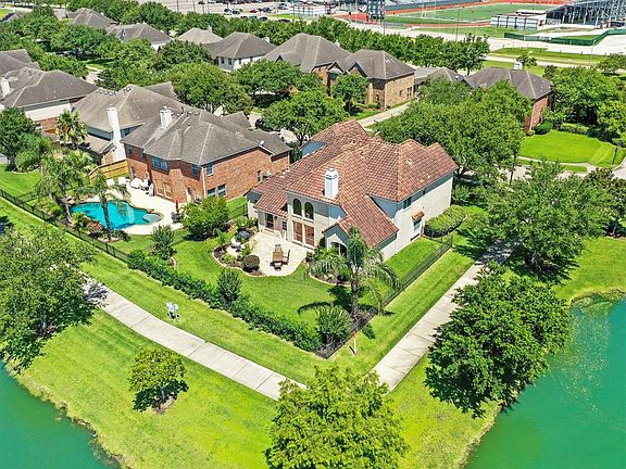 2nd image of 3002 Eagle Lake Dr