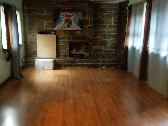 4th image of 228 Delhi St