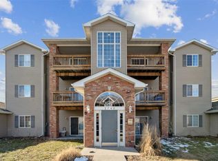 2743 Triple Crown Ln UNIT 8, Iowa City, IA 52240