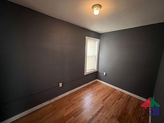 4th image of 82 Malletts Bay Ave #3C