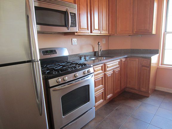 2nd image of 3069 Hobart St APT 6P