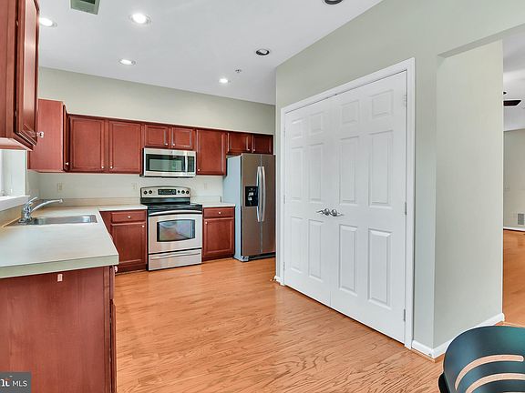 5th image of 2505 Revere Ct #31C