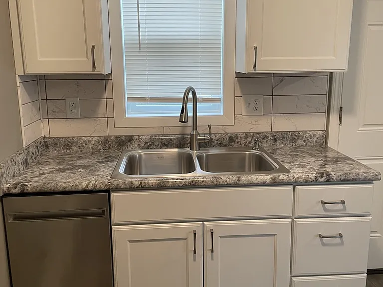723 Tyler St NE — Photo 5
